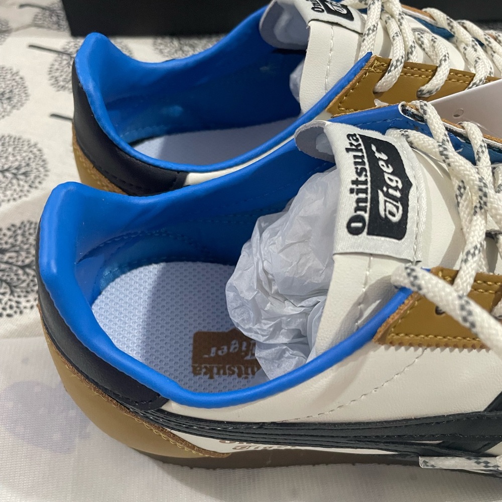 Onitsuka Tiger by Asics White/Black/Gold Retro Runner - Picture 9 of 10